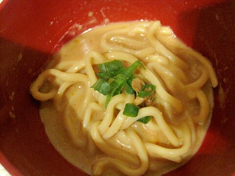 ゴマだれのクリーミーサラダうどん